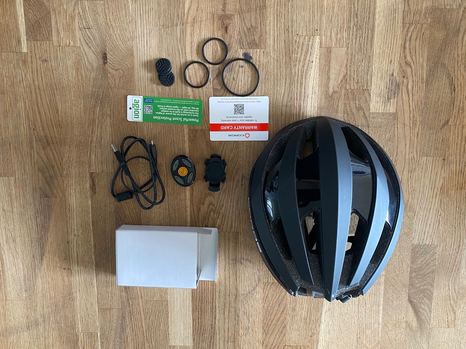 Coros Caschi: Coros Fahrradhelm mit integrierten köpfhörer – Usato da Neuchâtel venduto da CaroSue