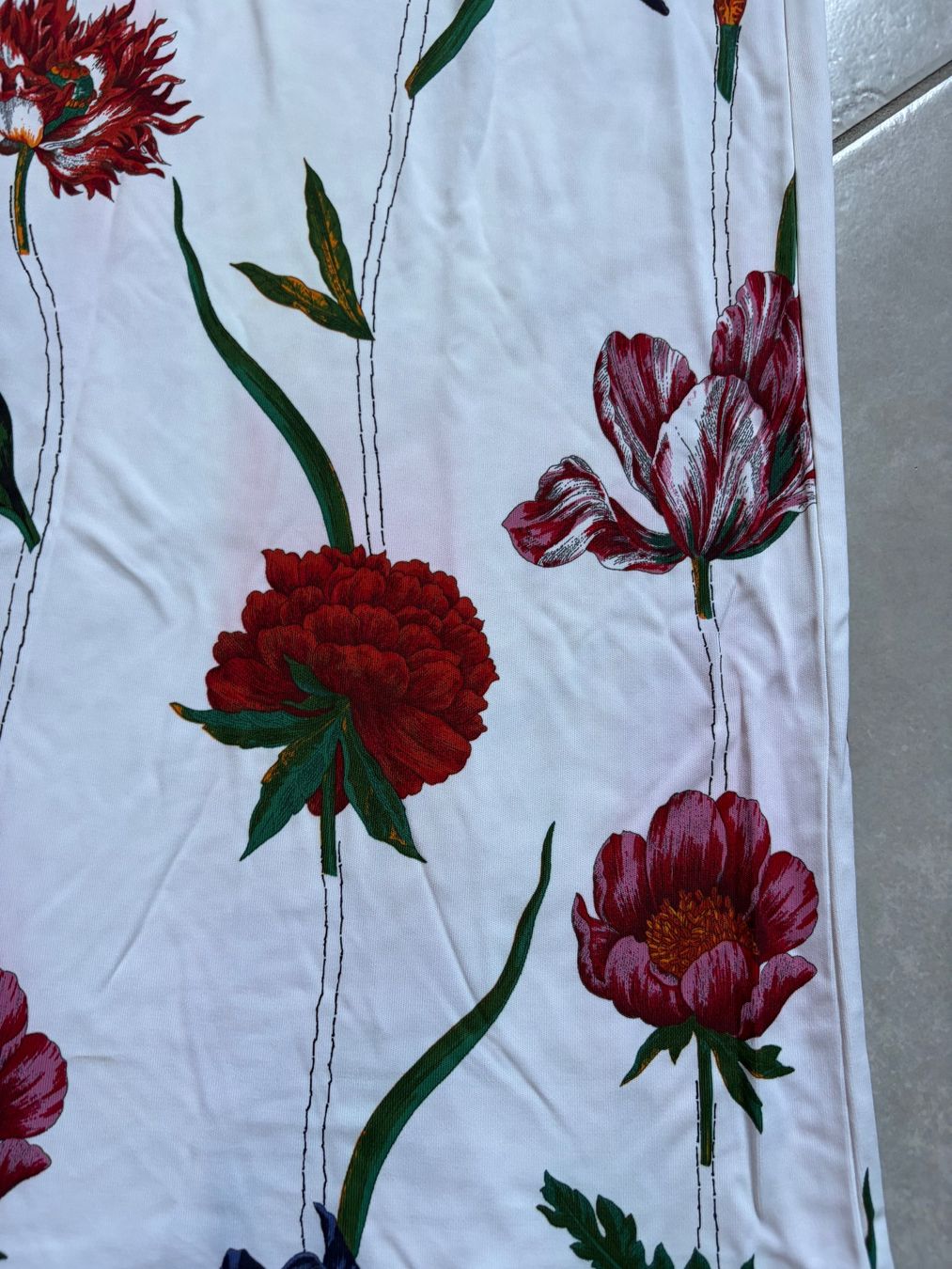 Kleider: Robe à fleurs blanche Gianfranco Ferre taille 34- 36 – Gebraucht aus Vallamand von joa_6v5n 1