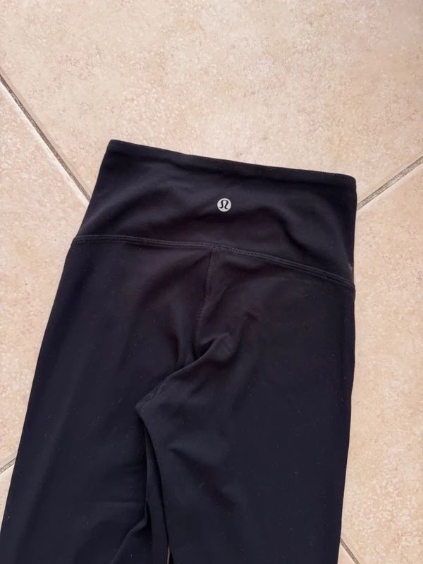 Lululemon Pantalons: Lululemon Yogahose – D'occasion à Schaan par kri_tsw8 2