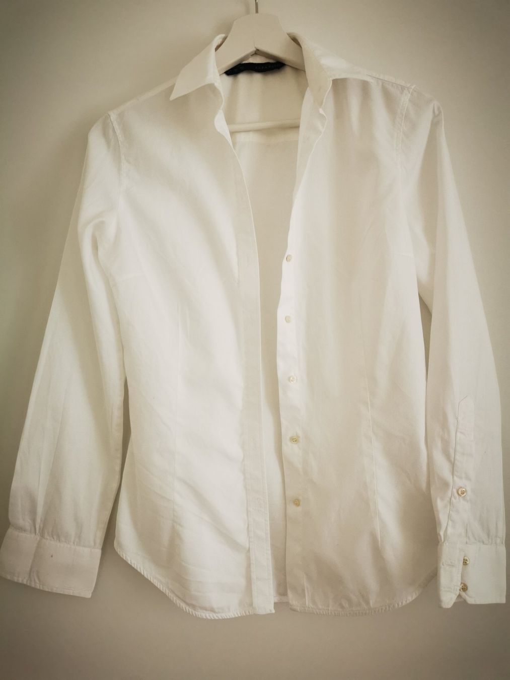 Zara Blusen: Zara Basic Weiss Hemd Gr. XS, Top Zustand – Gebraucht aus Niedergösgen von lil_s6k8