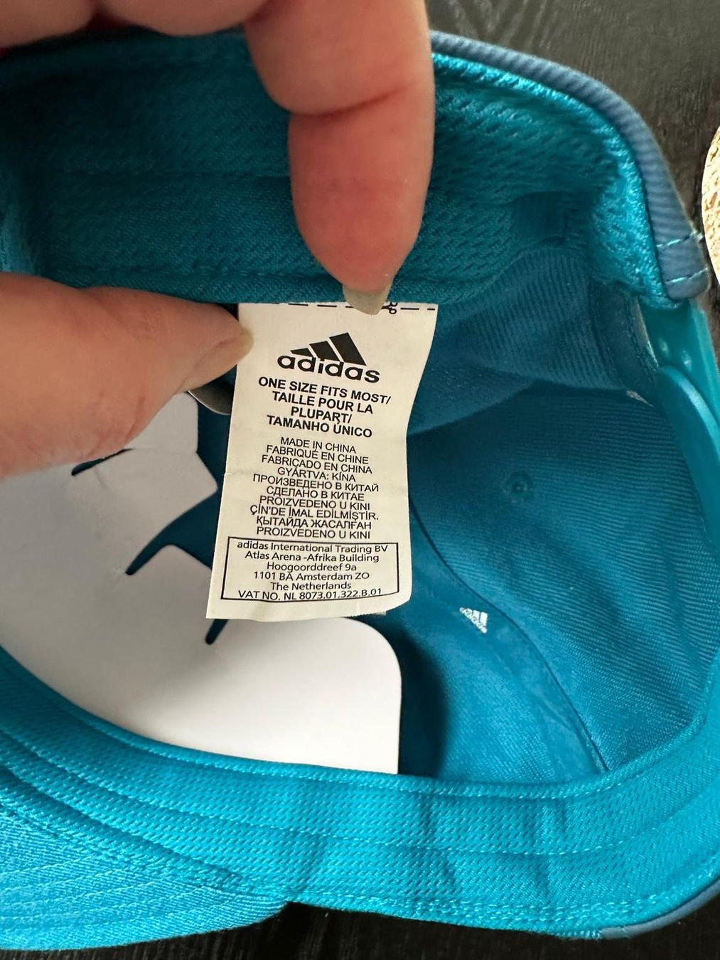 Adidas Copricapi, berretti & cappellini: Adidas Real Madrid Cap Türkis Snapback Original – Usato da Thalwil venduto da victoriaSog 2