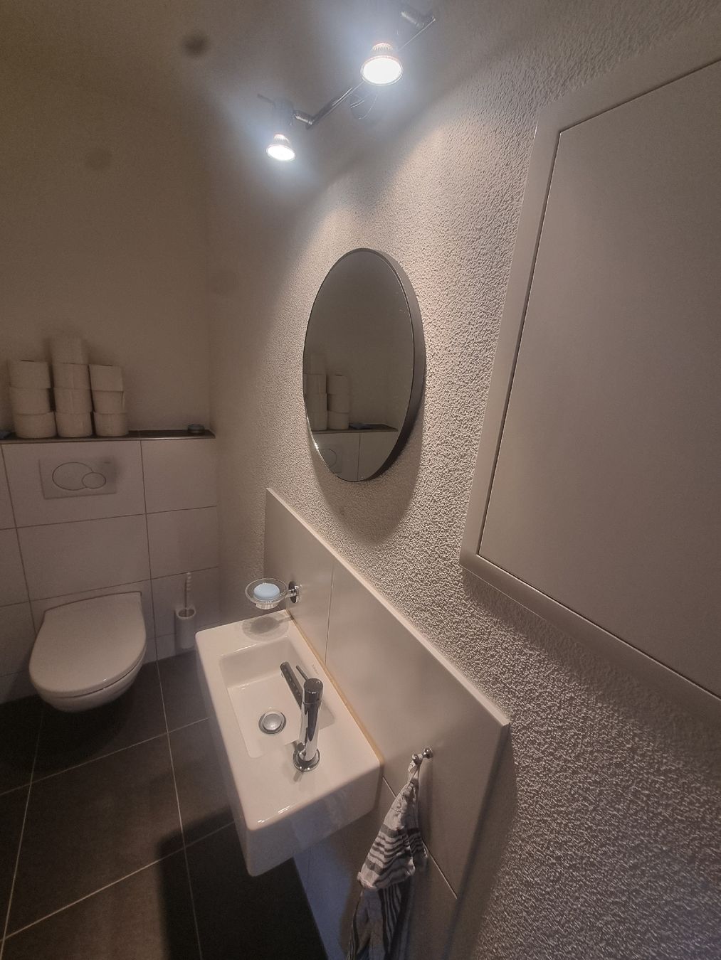 Lavabi & lavandini: Spühlbecken – Usato da Sempach venduto da Severin.Roth