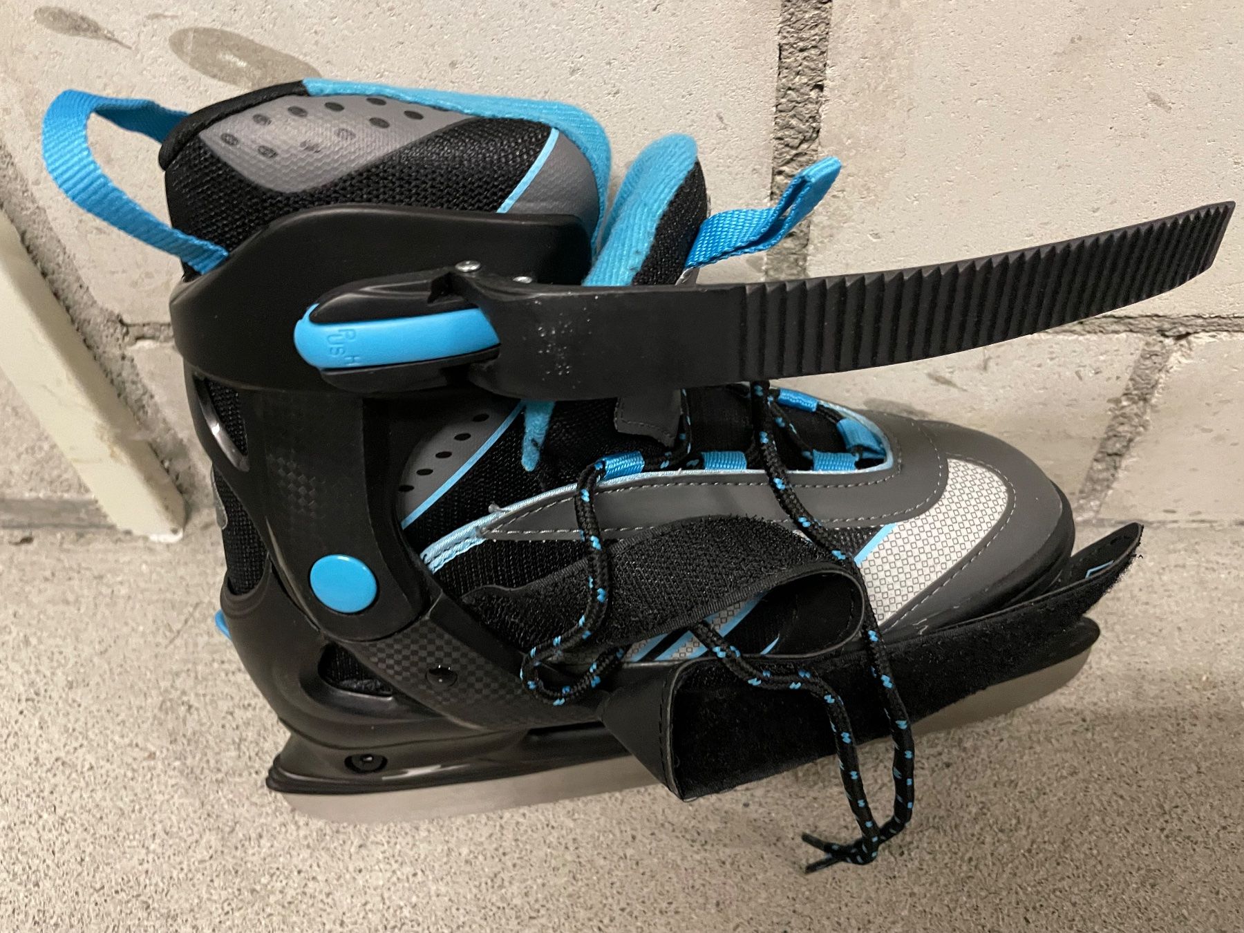 Pattini da ghiaccio: Schlittschuhe Crane 37-40 neuwertig – Nuovo (secondo la descrizione) da Zug venduto da falama