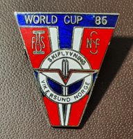 S281 - Brosche World Cup 86 Skiflyvaing Vikersund Norge FIS