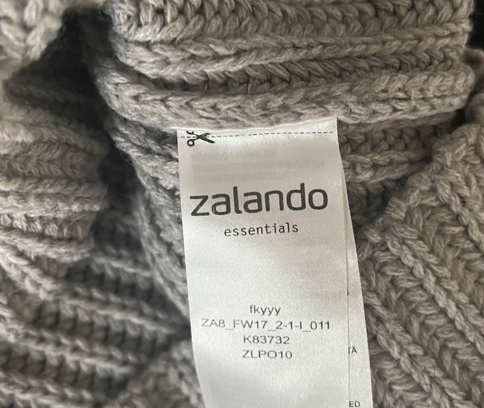 Maglioni & Felpe: Strickpullover Gr 38/40, Grau, 15% Wolle, Zalando – Usato da Wangen b. Olten venduto da VeraHa 3