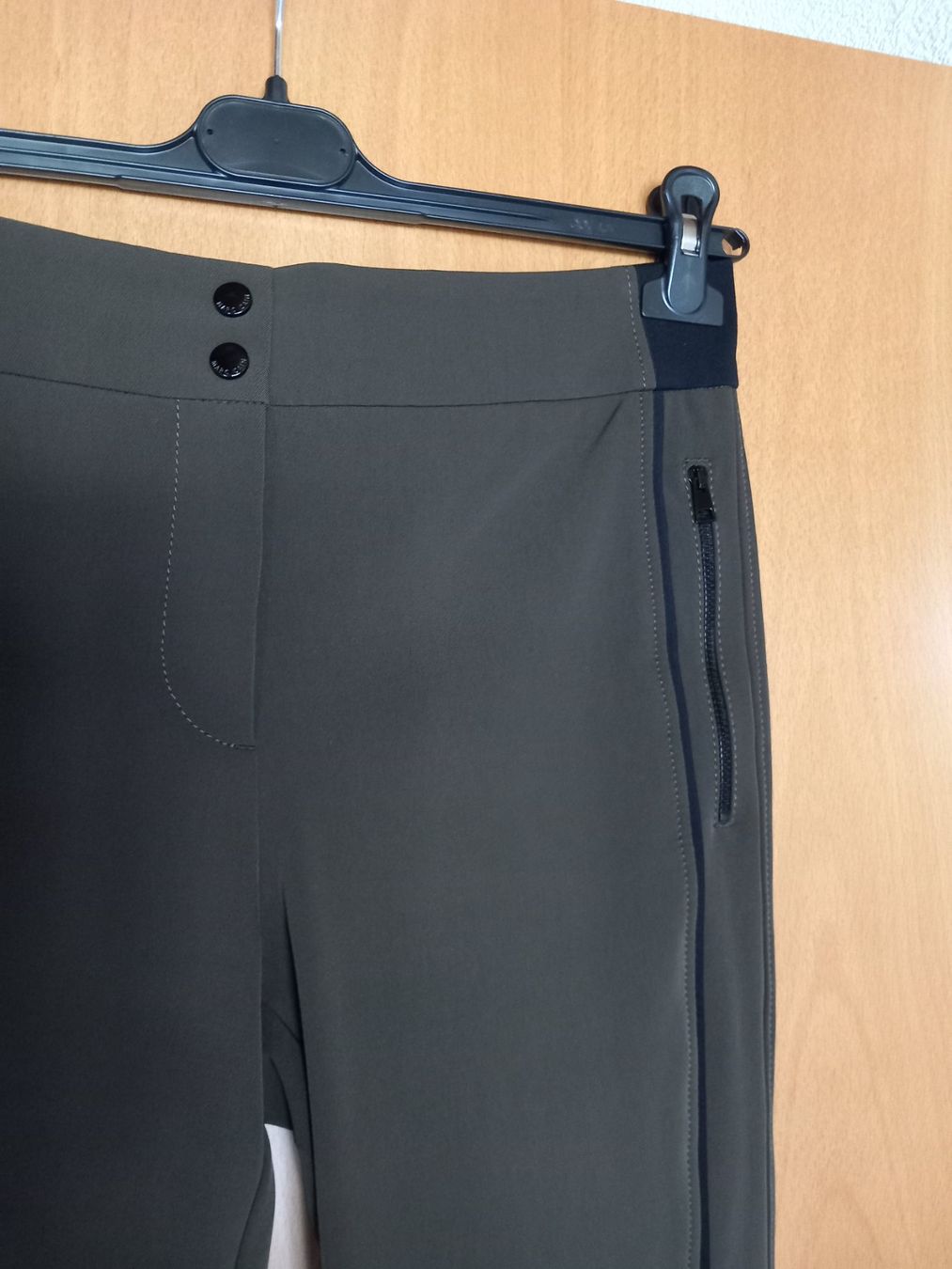 Marc Cain Pantalons: Marccain Hose / Grösse 40 – Neuf avec emballage d'origine à Dinhard par broenni70 1