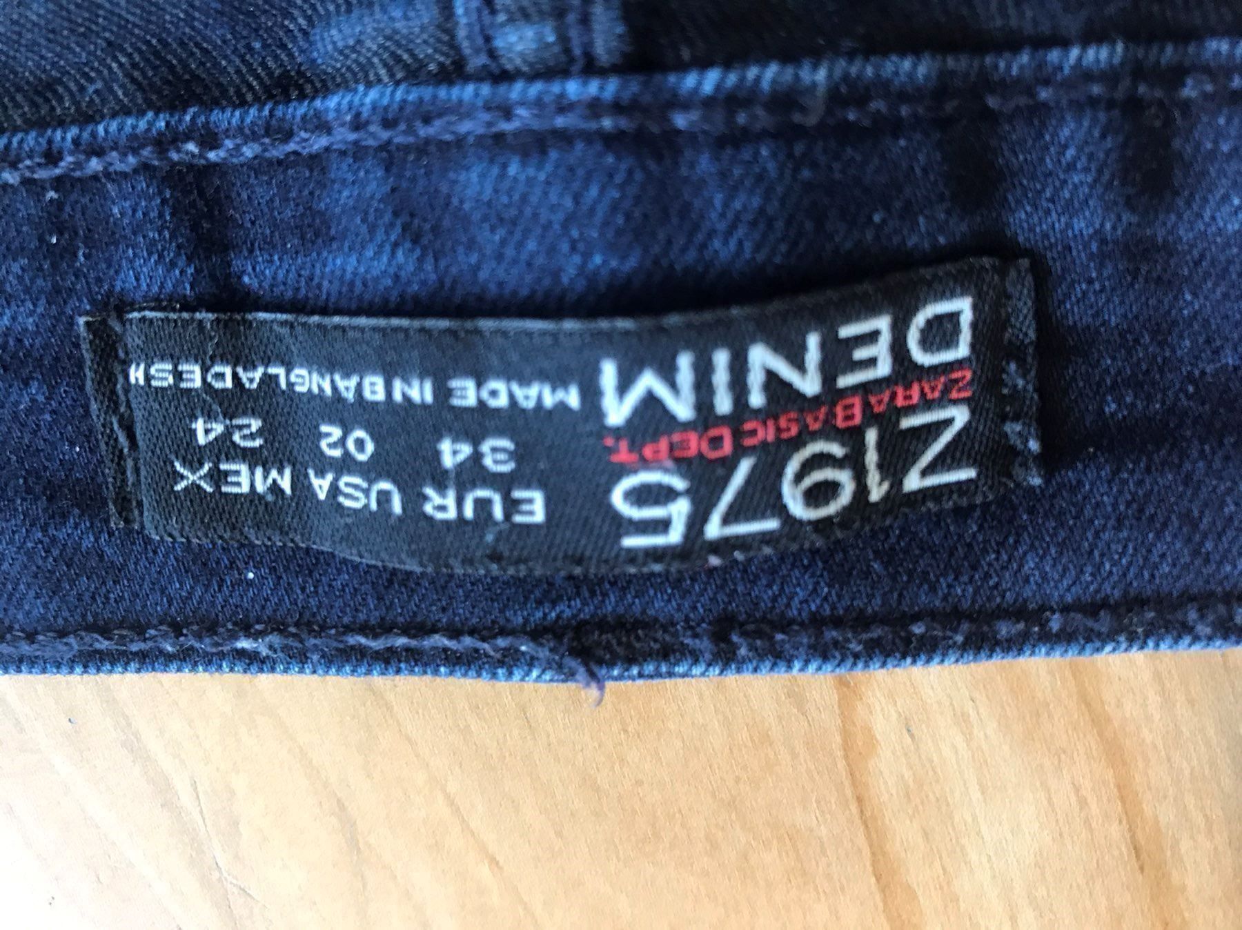 Zara Pantaloni: NEU Zara 34 denim/dark blue jeans basic – Nuovo (secondo la descrizione) da Oberwil b. Zug venduto da annecl 3