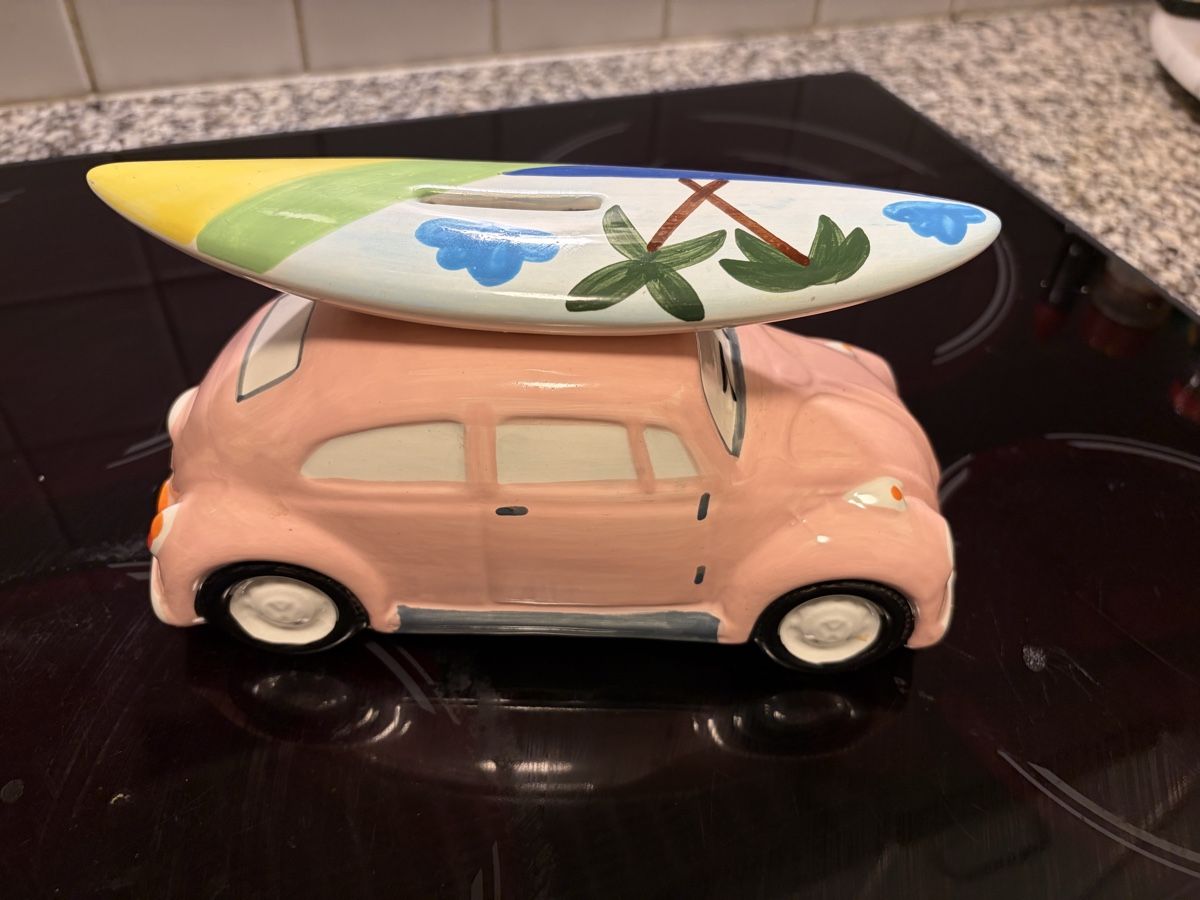 Spardosen: VW Käfer Spardose mit Surfbrett - Sommer Feeling! – Gebraucht aus Bern von Dallas4