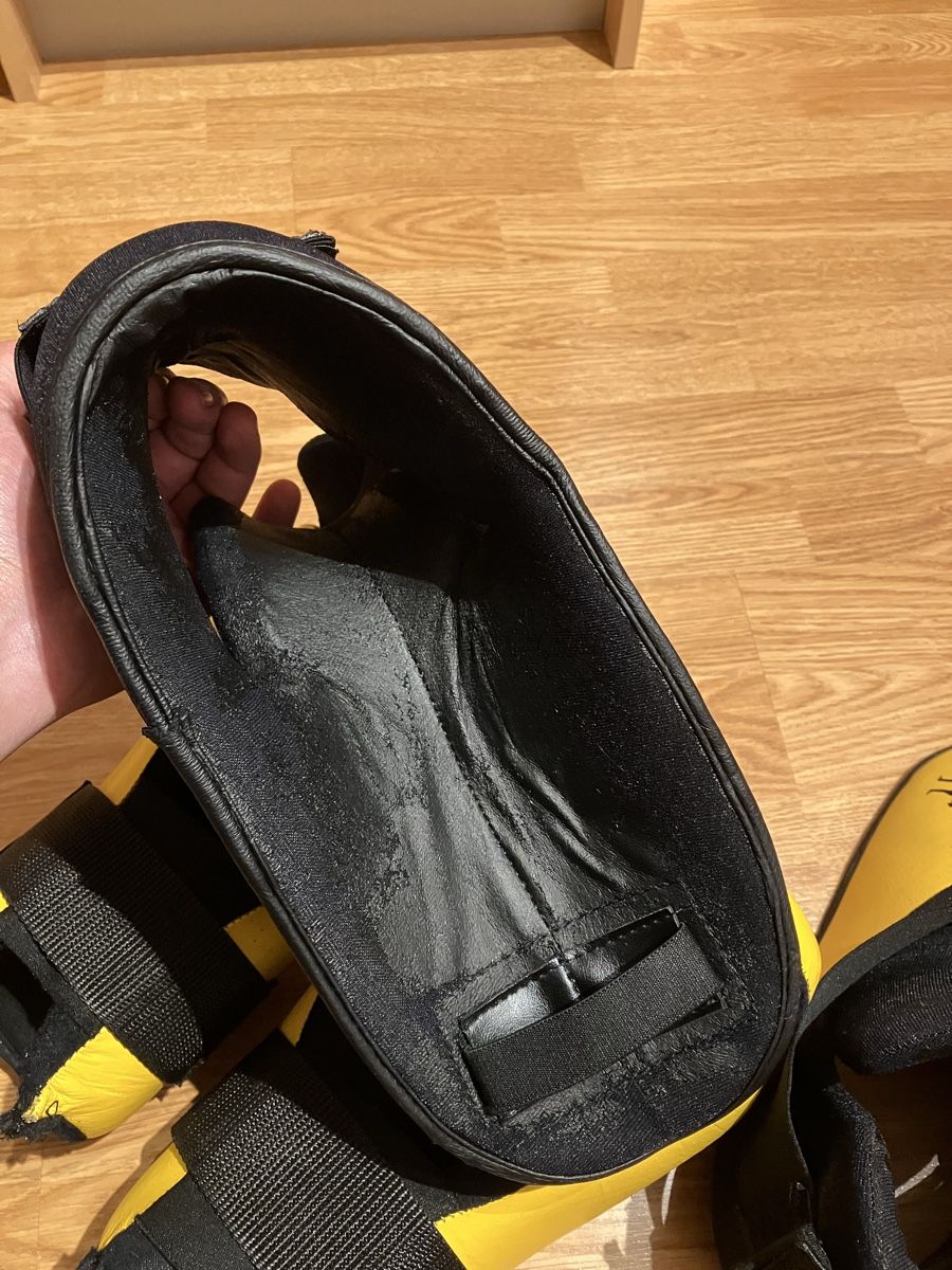 Guanti & manicotti: Boxhandschuhe inkl. Fusschutz – Usato da Gossau ZH venduto da covi90 6
