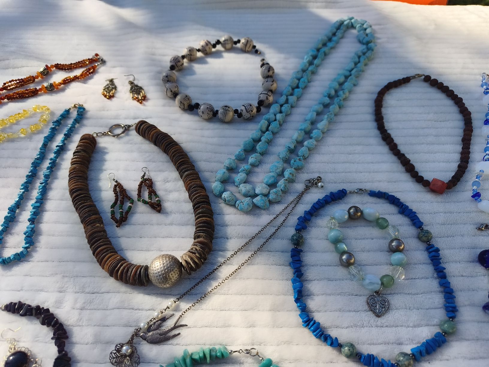 Altri gioielli: Modeschmuck 3kg – Usato da Halten venduto da domae 3