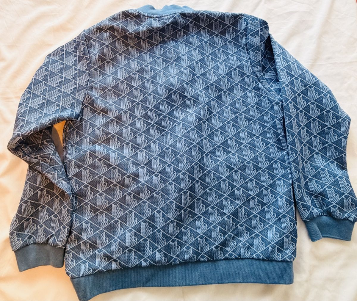 Lacoste Vestes: Lacoste  = 2 bleu clair + foncé – D'occasion à Meyrin par Pretty2000 2