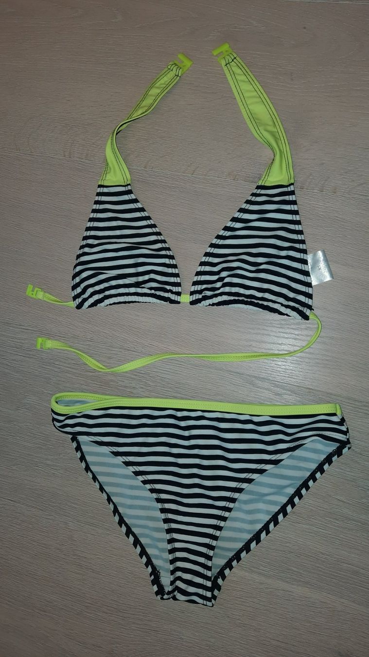 Costumi da bagno & Bikini: Badeanzug / Bikini / Zweiteiler - Gr. 152 – Usato da Neftenbach venduto da DanielaS01020304 1