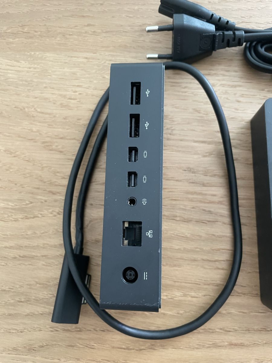 Microsoft Docking station: Microsoft Surface Dock (1661) inkl. Netzteil 90W – Usato da Rümlang venduto da pio_92xb 1