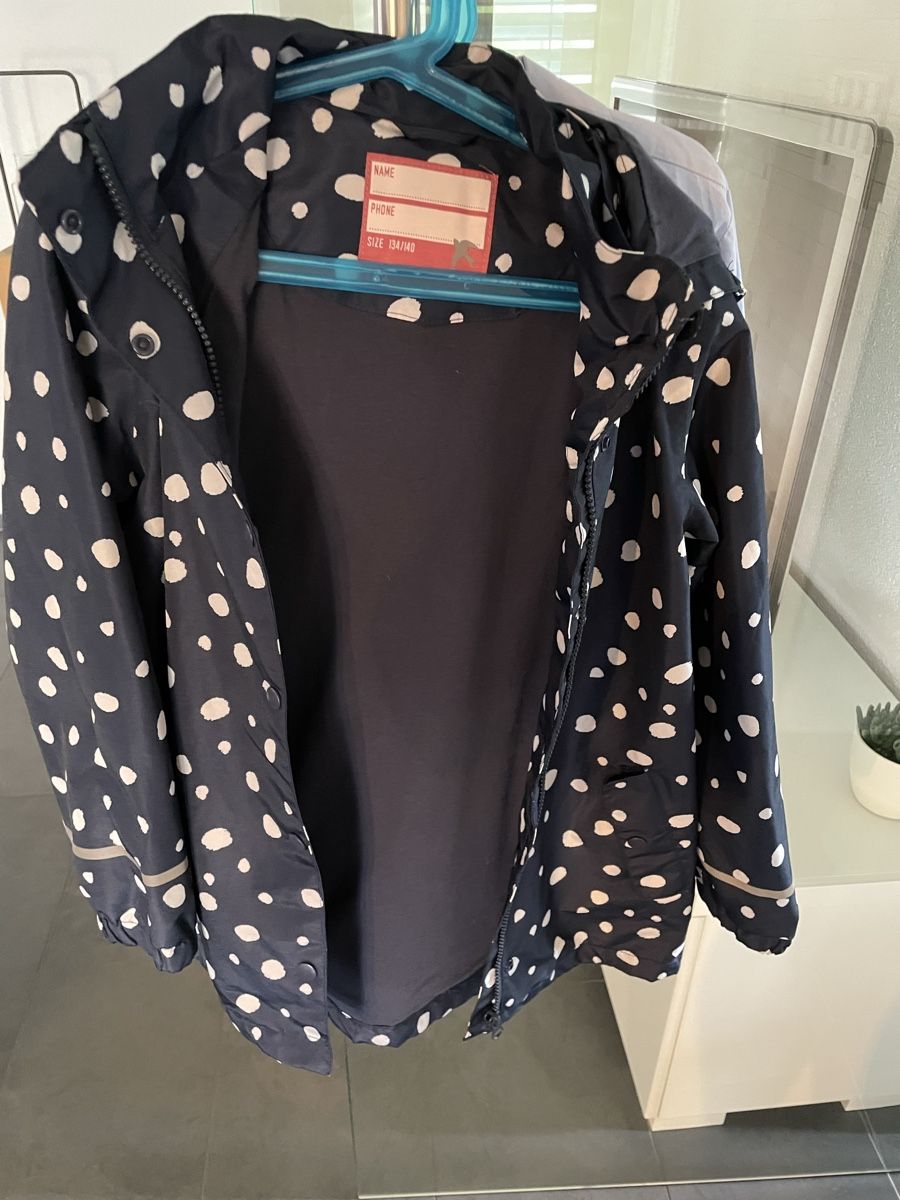 H&M Giacche & Cappotti: Regenjacke – Nuovo (secondo la descrizione) da Balgach venduto da sei_s6d7