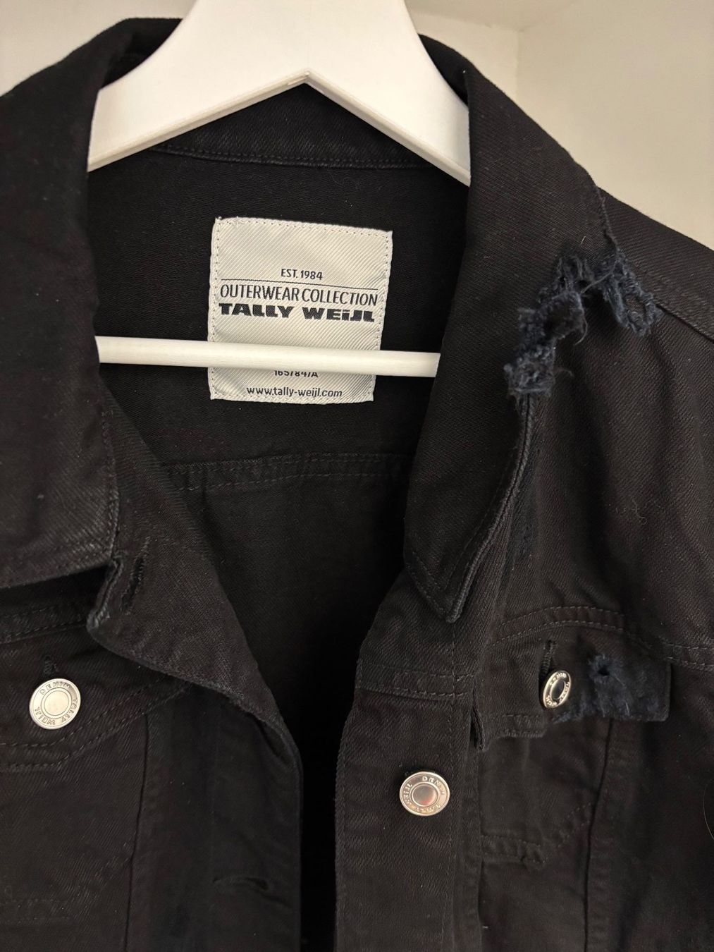 Jacken: Jeansjacke schwarz, Grösse 38 – Gebraucht aus Bünzen von noemi_3105 1