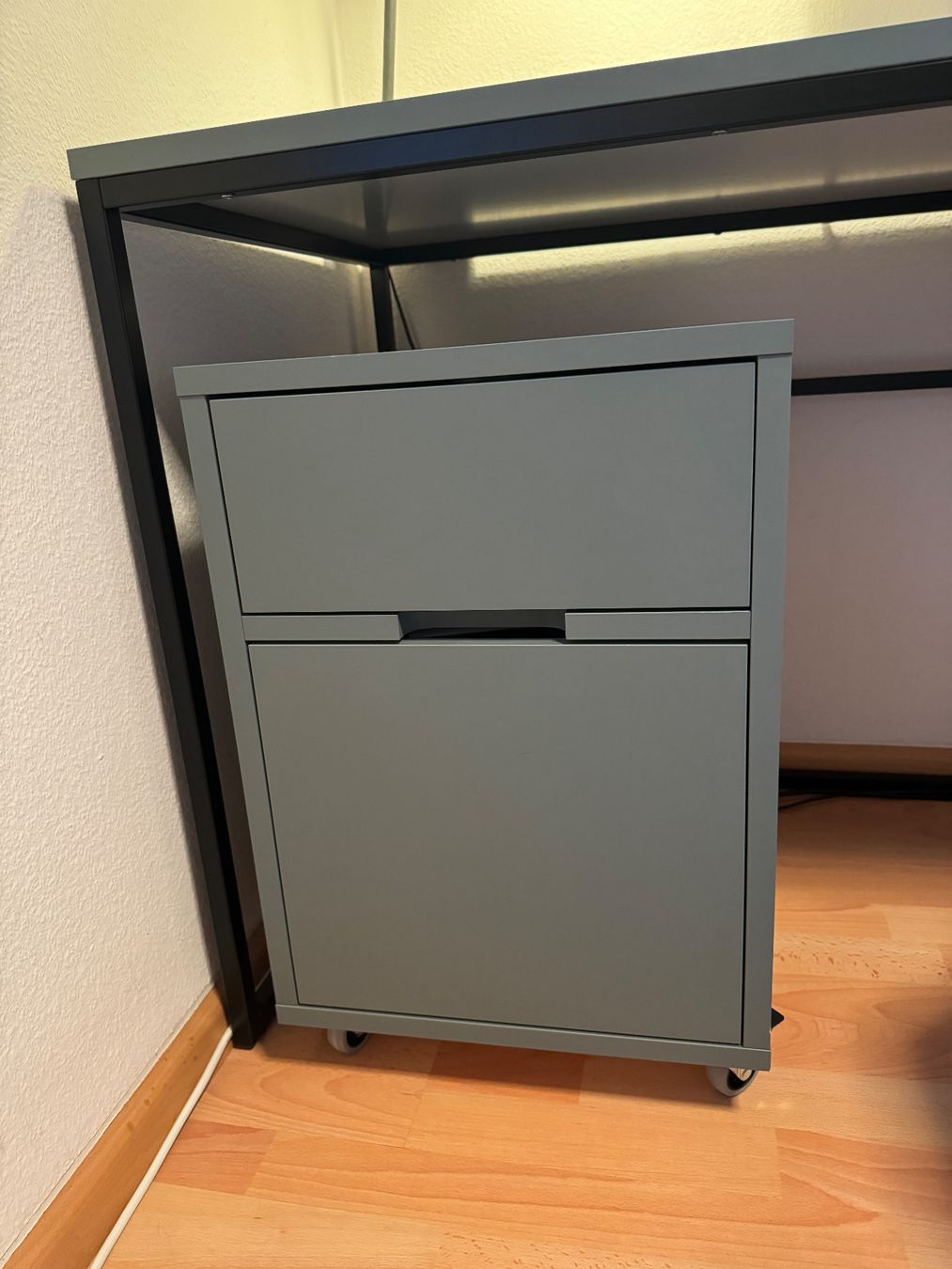Banconi: Rollcontainer Clipp von BYYU – Usato da Bern venduto da EkatKhat