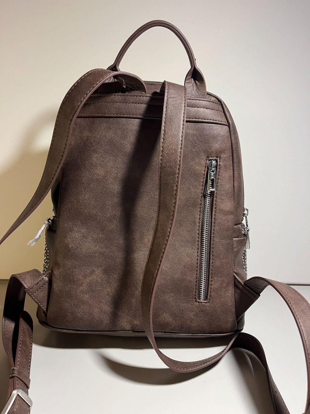 Desigual Zaini: Desigual Rucksack braun mit Nieten – Nuovo (secondo la descrizione) da glattfelden venduto da kimiaxel 1