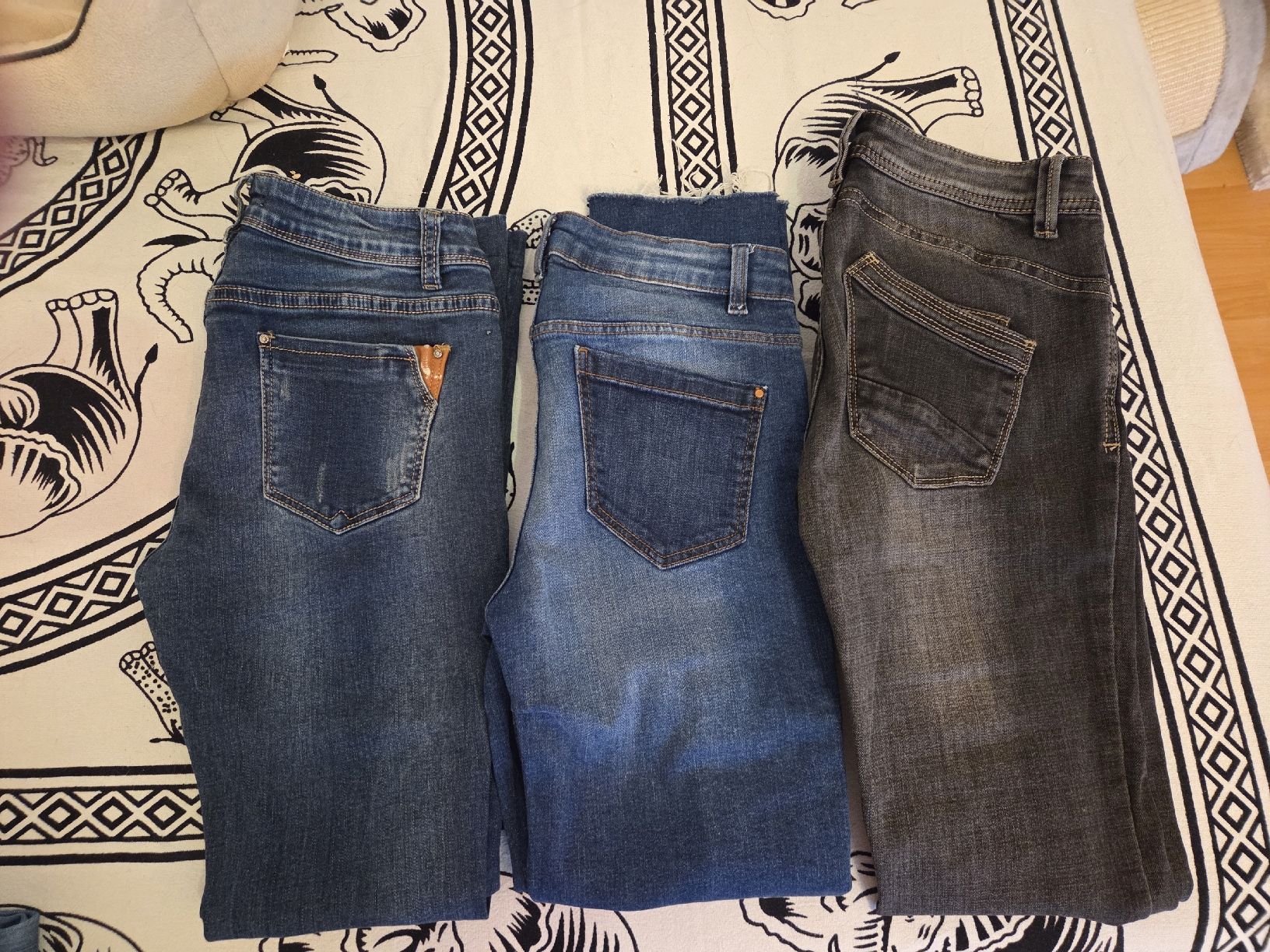 Jeans: NUR TWINT ZAHLUNG DamenJeans 3 Paar – D'occasion à Burgdorf par tamaraw03