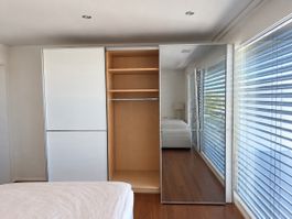 Kleiderschrank weiss mit Spiegel guter Zustand