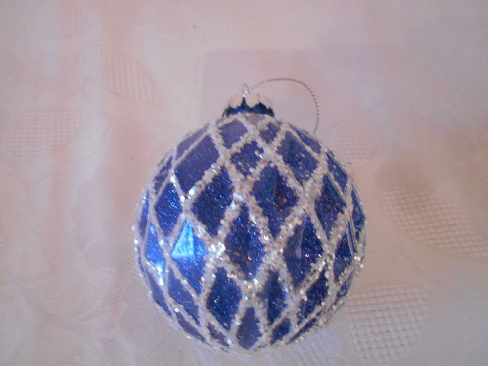 neue Christbaumkugeln ( Durchmesser 8 cm ) Kaufen auf Ricardo