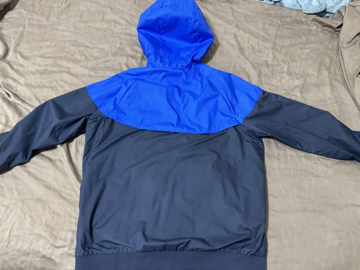 Nike Jacken: Jacke Nike – Neu (gemäss Beschreibung) aus Zürich von sduj 2