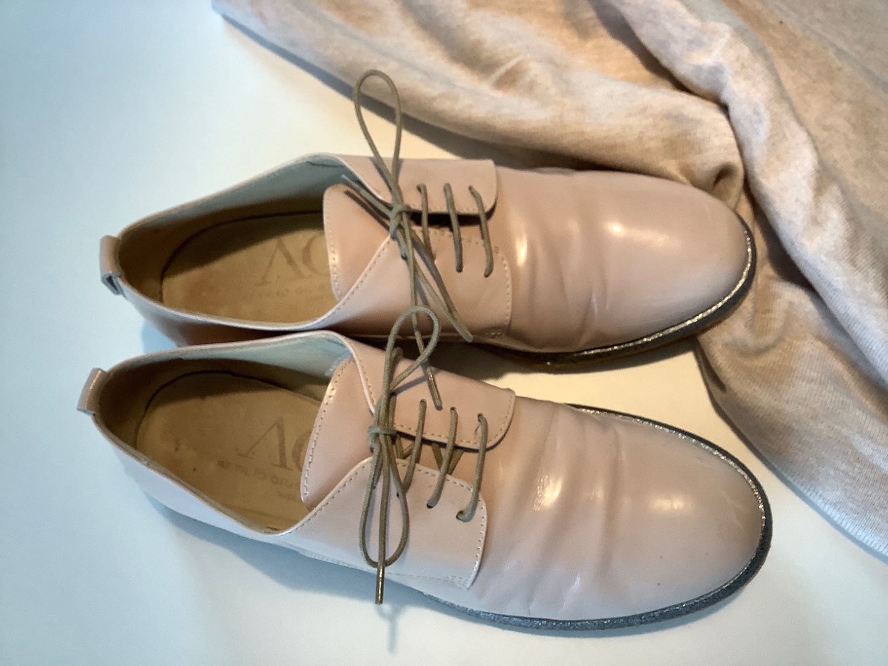 AGL Damenschuhe: Agl Damen-Schuh und passendes Oberteil – Gebraucht aus Triesen von boston7 1