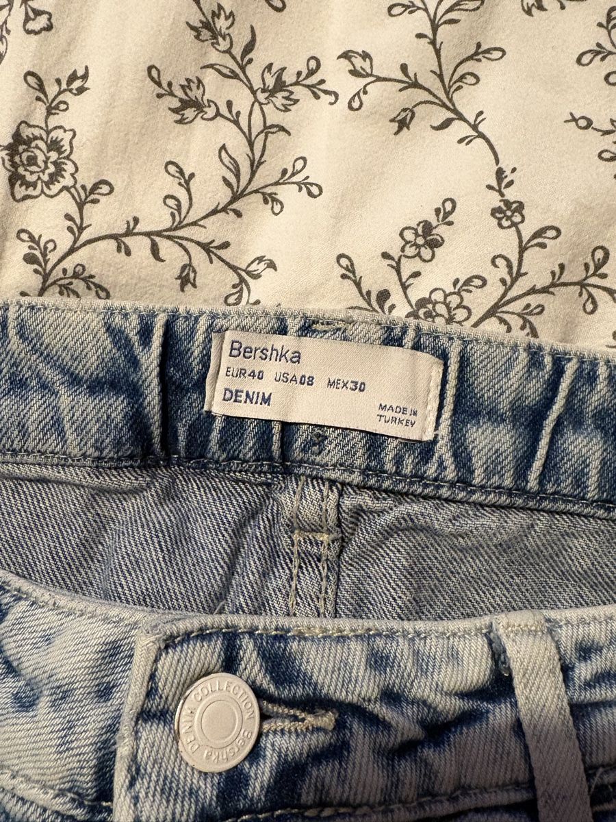 Bershka Jeans: bershka denim  – Gebraucht aus Roveredo GR von pez_7fjy 2