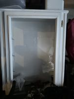 Vitrine weiss mit Glastablaren ca. 78 x 54 x 26 cm
