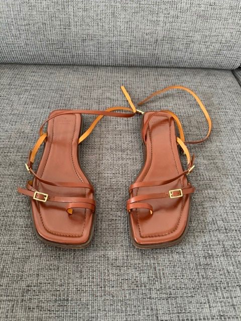 Sezane Chaussures femmes: Sezane Sandalen Gr 41 – D'occasion à Chéserex par Peva235 1