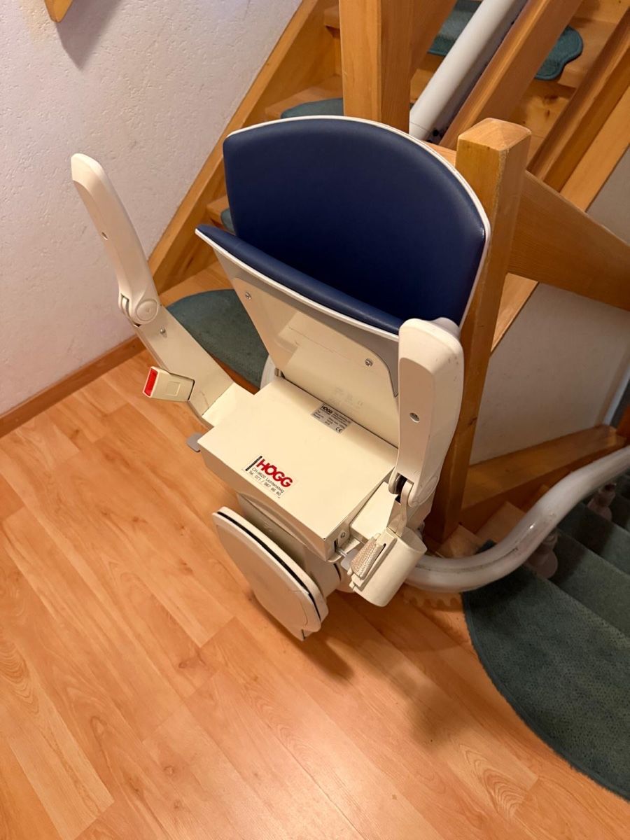 Treppen: Hogg Treppenlifte – Gebraucht aus Uzwil von ens_8cd8