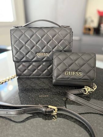 GUESS Handtasche & Geldbeutel