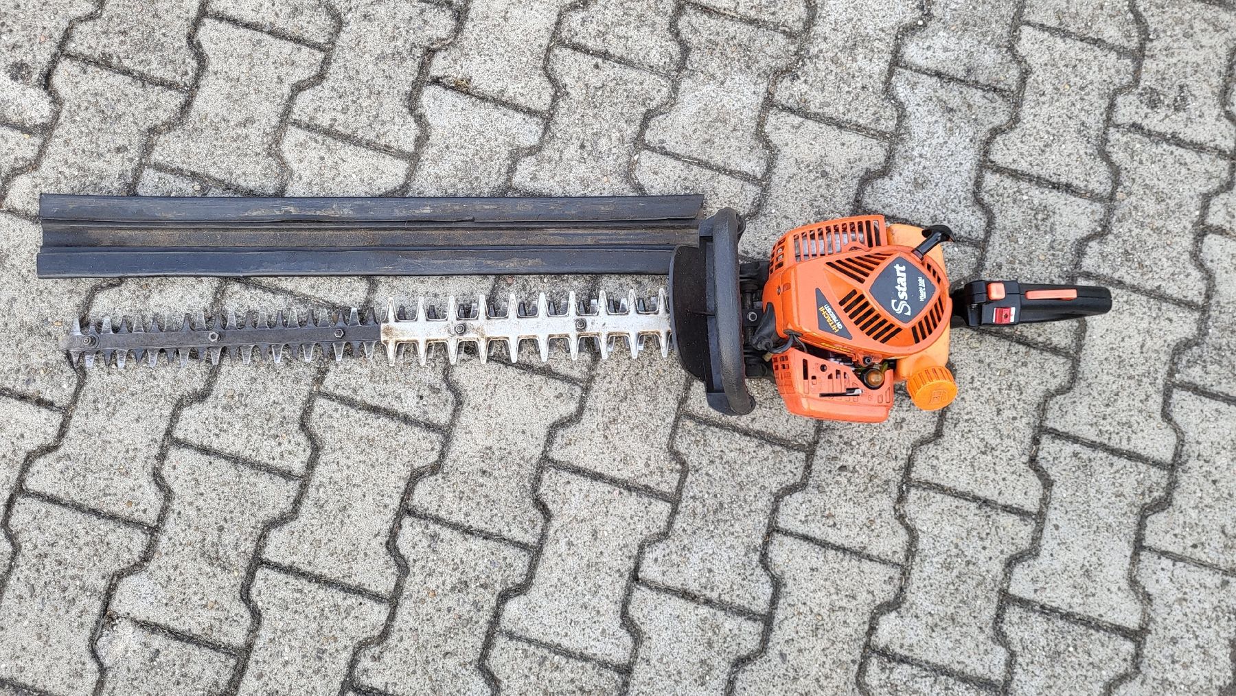 Tutte le macchine: Hitachi CH22EBP2 Heckenschere – Difettoso da Obergösgen venduto da Tatzelwurm 4