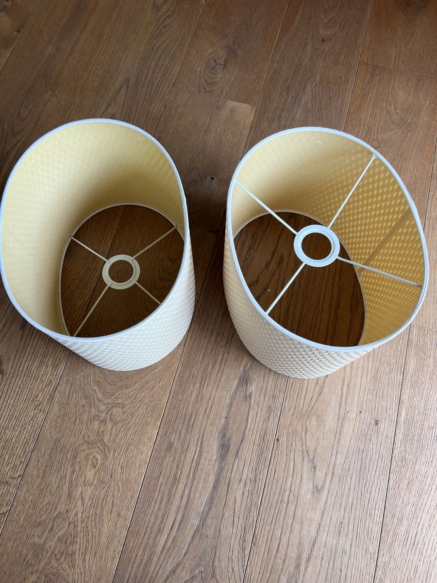 Lampenschirme: Set 2 ovalen Lampenschirmen-Creme – Gebraucht aus Uerikon von Saffagirl 1