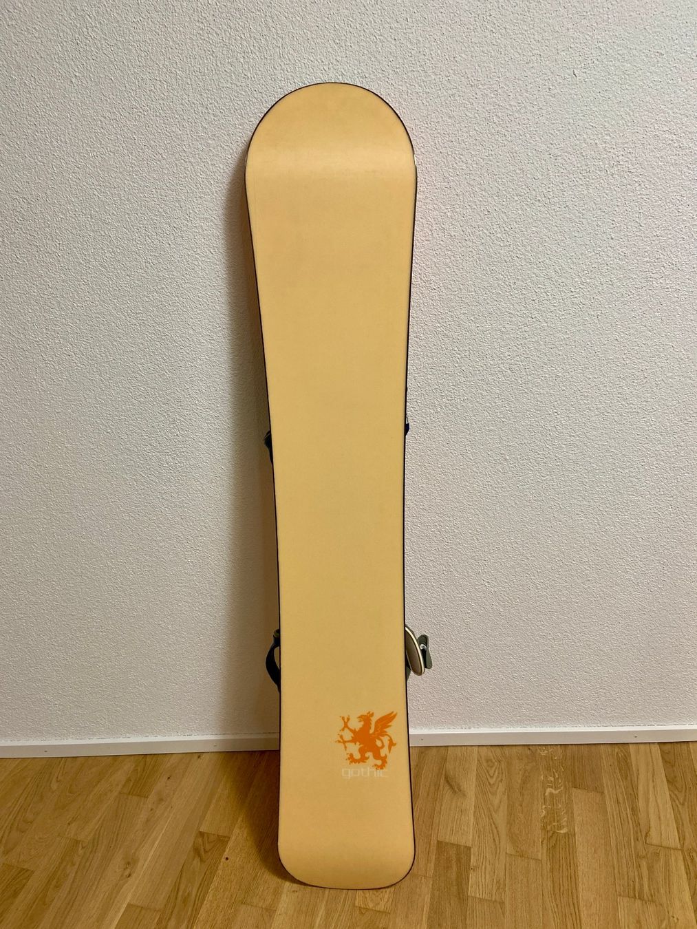 Board: Snowboard "Gothic" mit Salomon-Bindung – Usato da Herisau venduto da Sterod 2