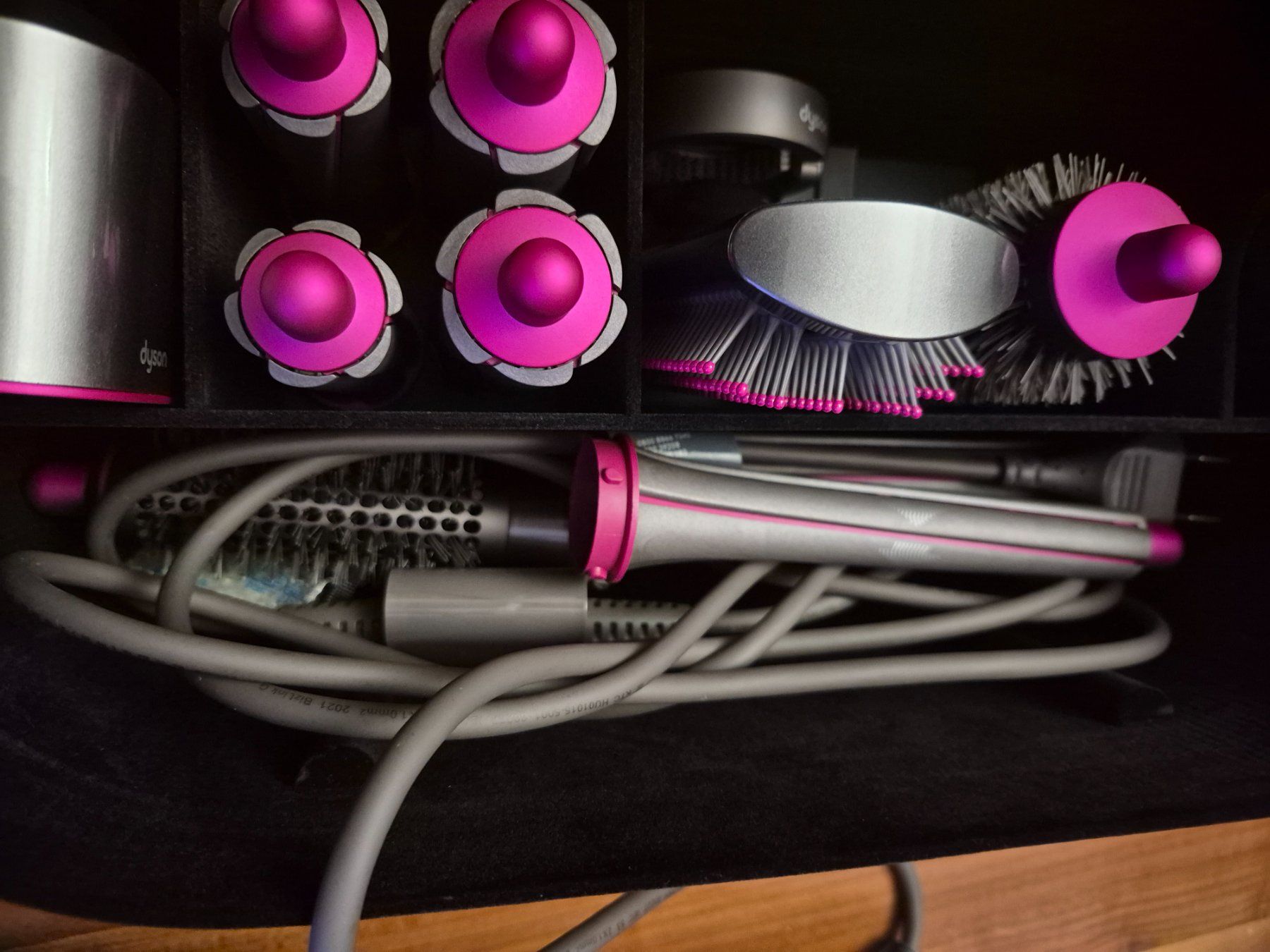 Dyson Asciugacapelli: Dyson Airwrap mit Aufsätzen – Usato da Thayngen venduto da Lan222 2