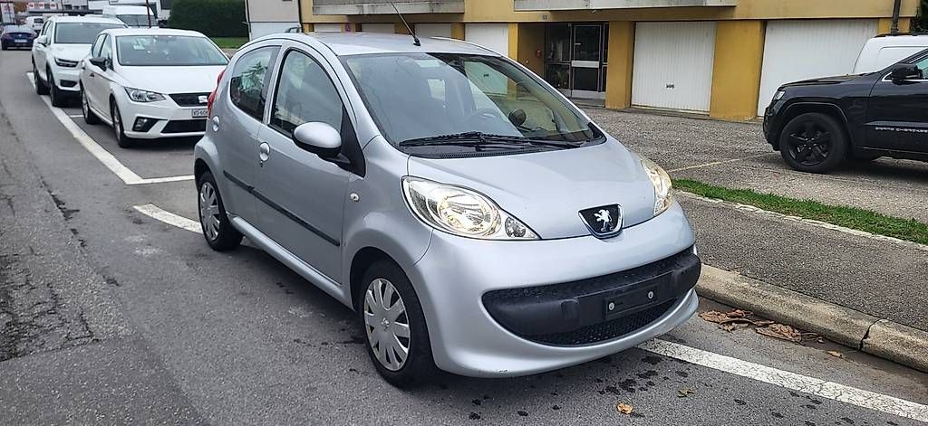 Autos: Peugeot 107 Expertise  – Gebraucht aus Denges von inox--2 1