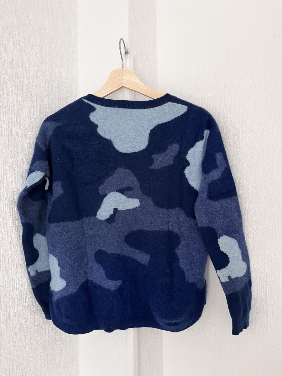 Pullover & Sweatshirts: Estheme Cachemire Pullover blau Camo Muster Grösse S – Gebraucht aus Lausanne von Danash 3