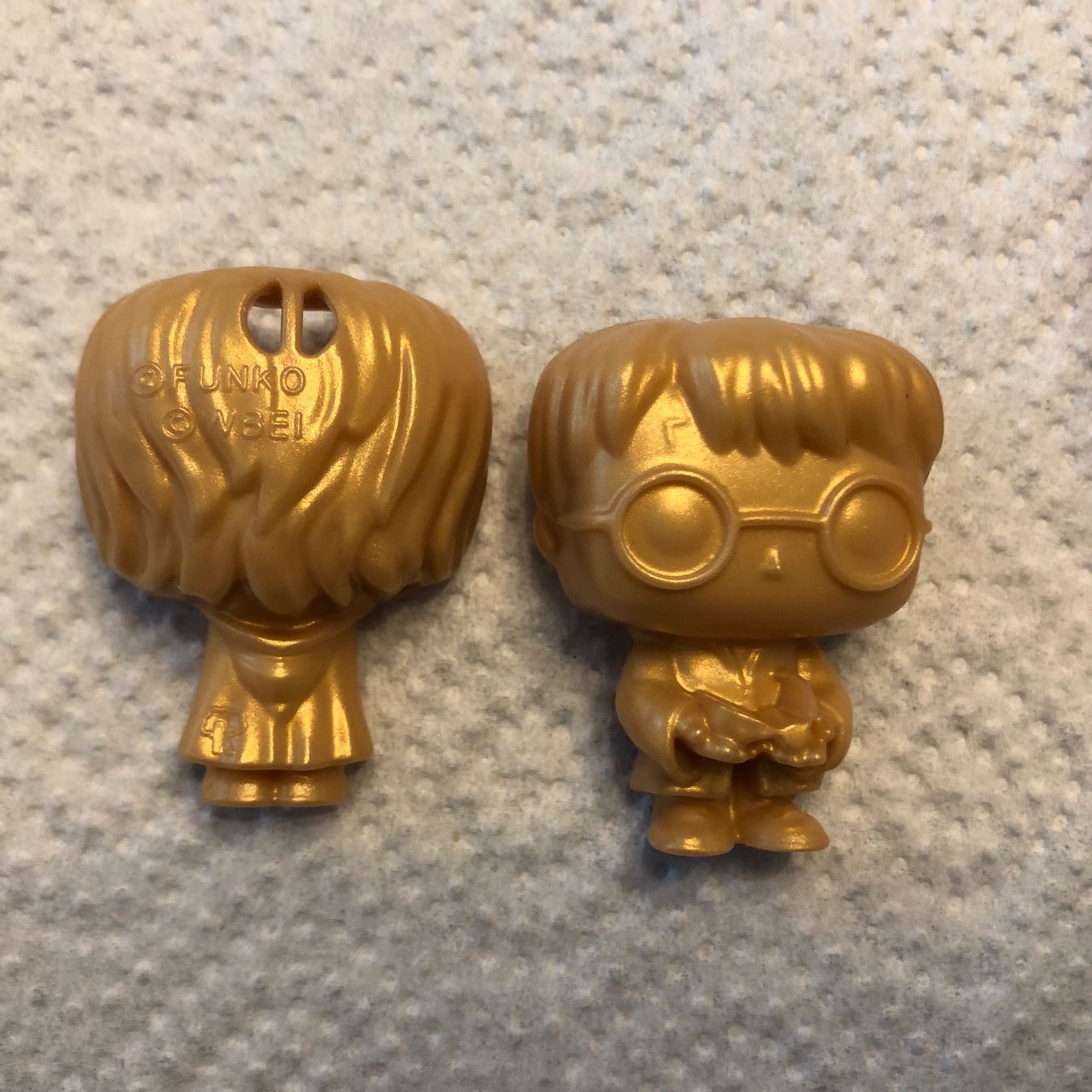 Funko Statuette: FUNKO kinder joy gold harry – Nuovo (secondo la descrizione) da Herzogenbuchsee venduto da warrior77