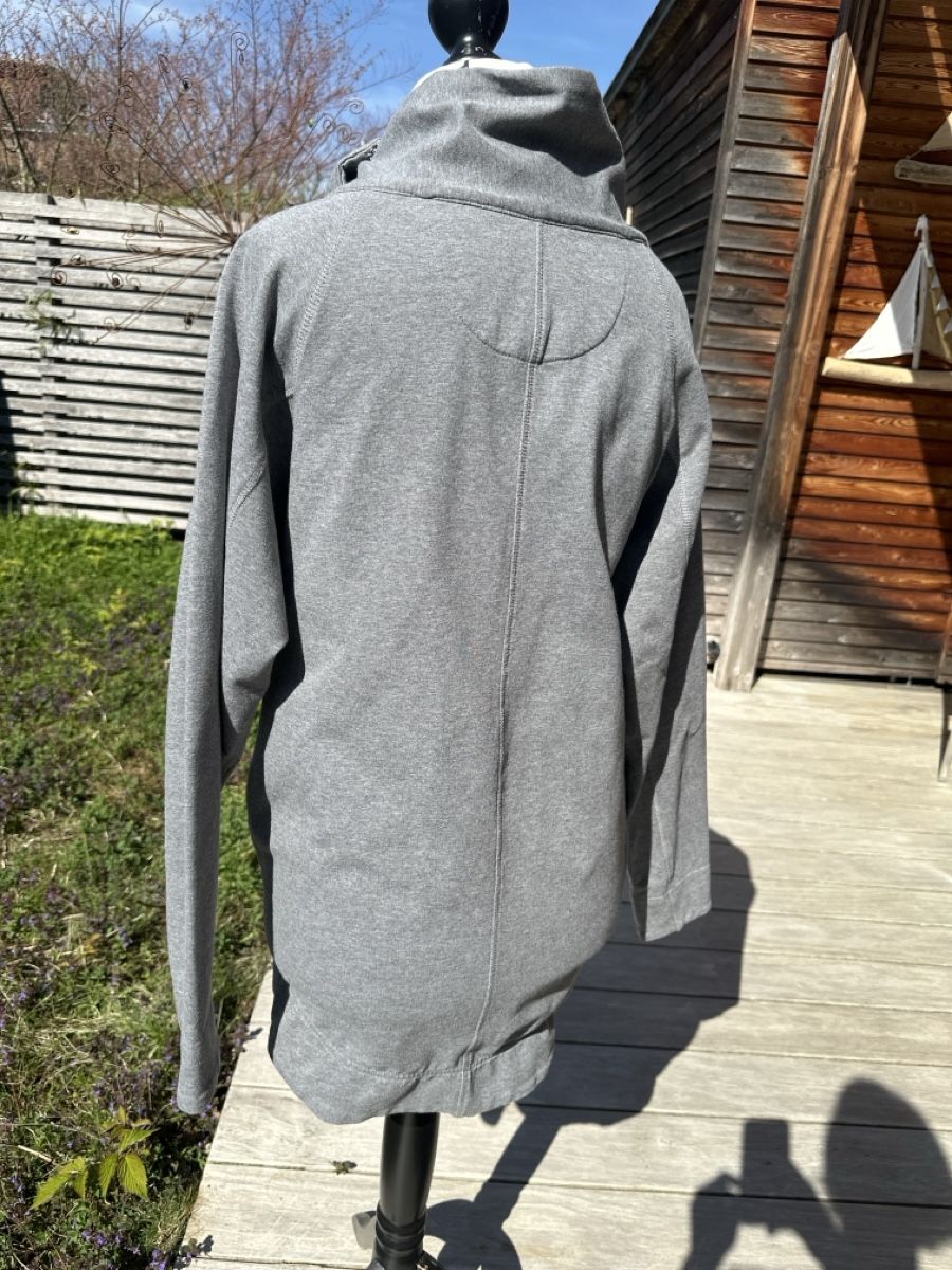Pullover & Sweatshirts: Grauer Wickelsweatpulli mit Kragen, Grösse  M – Gebraucht aus Watt von apfel70rot 2