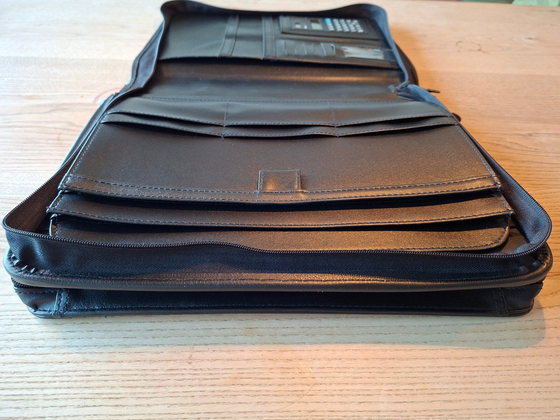 Valises & Sacs: Schreibmappe multifunktional, Neu! – Neuf (Voir description) à St.Niklausen LU par Wirdbereitsverwendet 6