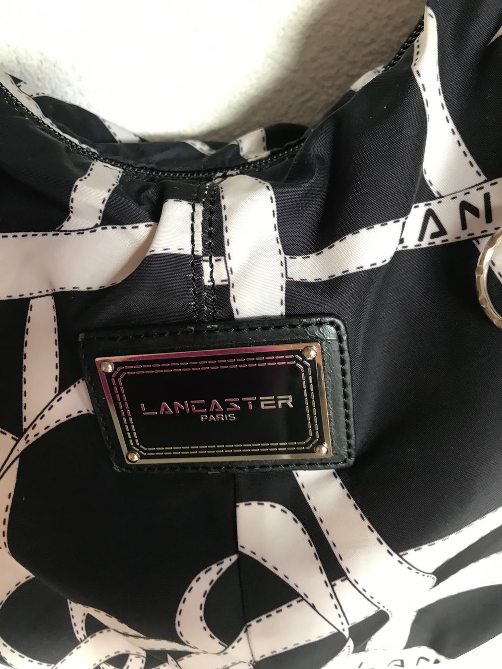 Lancaster Borse da donna: Sac Lancaster noir et blanc - État impeccable! – Usato da Grimisuat venduto da eliseba88 1