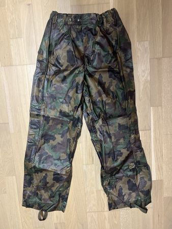 Regenhose Militär Tarnmuster Grösse S neu