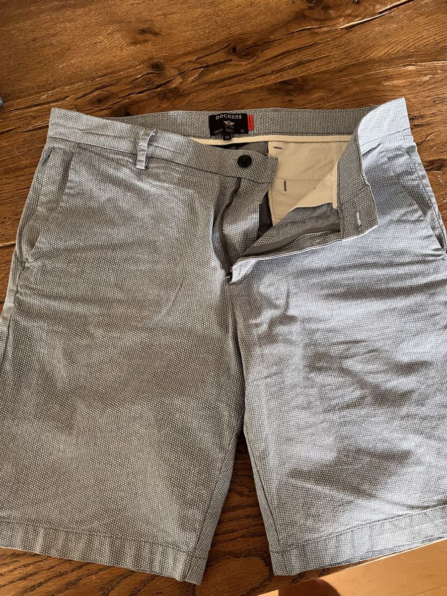 Pantaloni: Dockers Chino Shorts – Usato da Chur venduto da Mbadimeischter