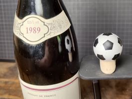 Wunderschöner Weinflaschen Korkzapfen Nr.43 Fussball