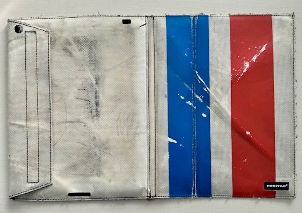 Freitag Covers & Borse: Housse FREITAG pour tablette IPAD – Usato da Hauterive NE venduto da hy644g 1