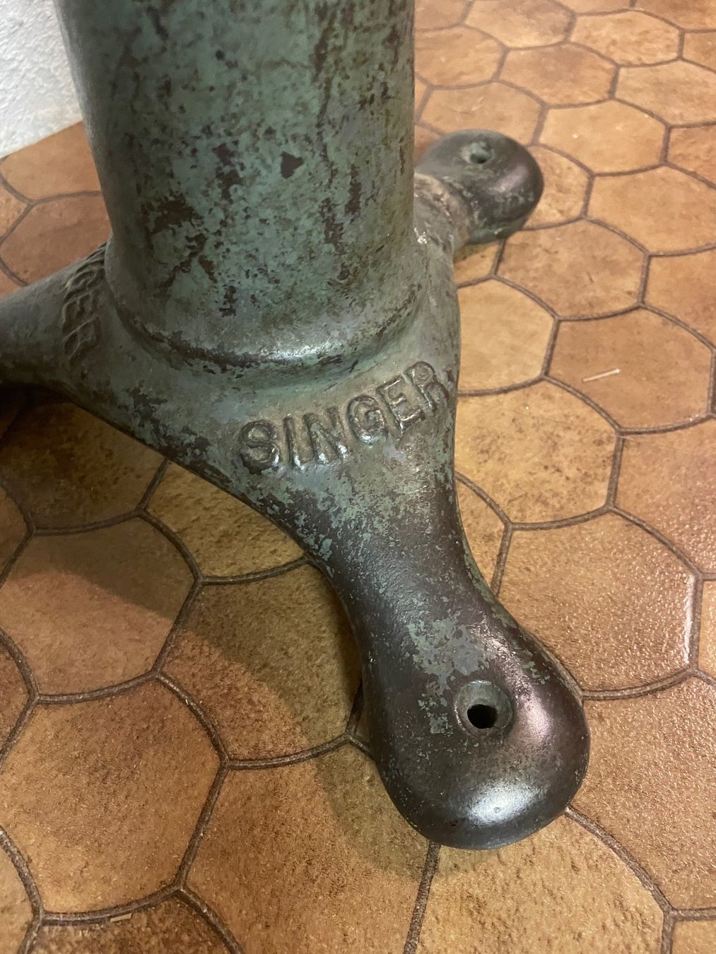 Hocker: Singer Industriehocker, Werkstatthocker, Gusseisen – Gebraucht aus Zürich von Caro55 4