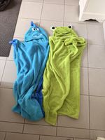 2 lustige und kuschlige Kinderdecken