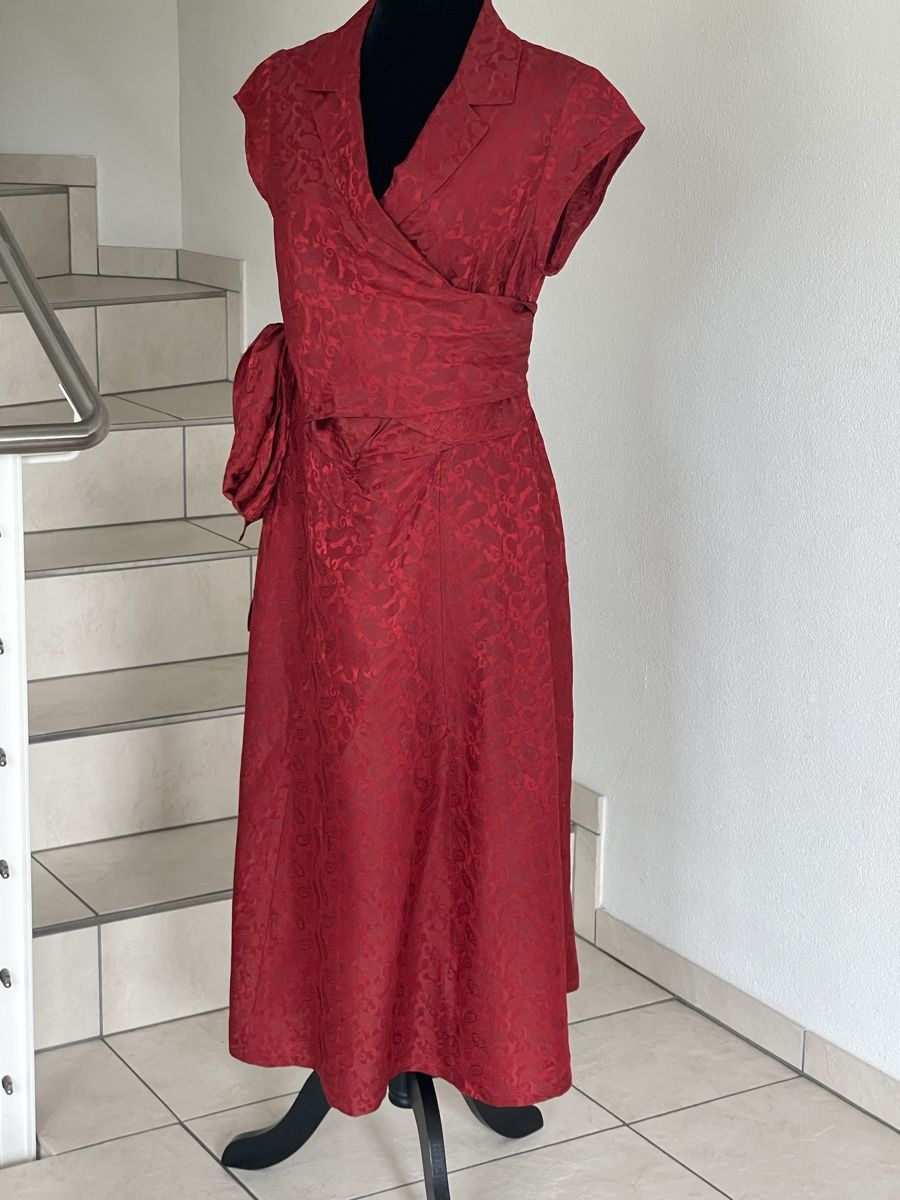 Vestiti: Robed Dress Ideale Red Size M   – Usato da Richterswil venduto da Prangins9 2
