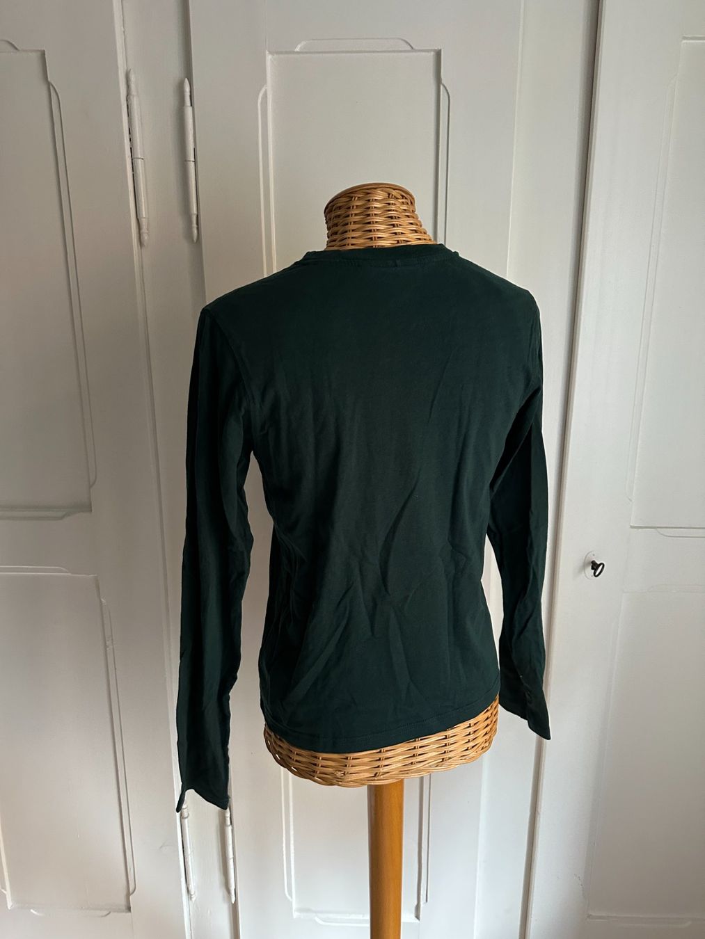 Weekday T-shirt: WEEKDAY - Langarmshirt dunkelgrün XS – Usato da Zürich venduto da Diazaio 2