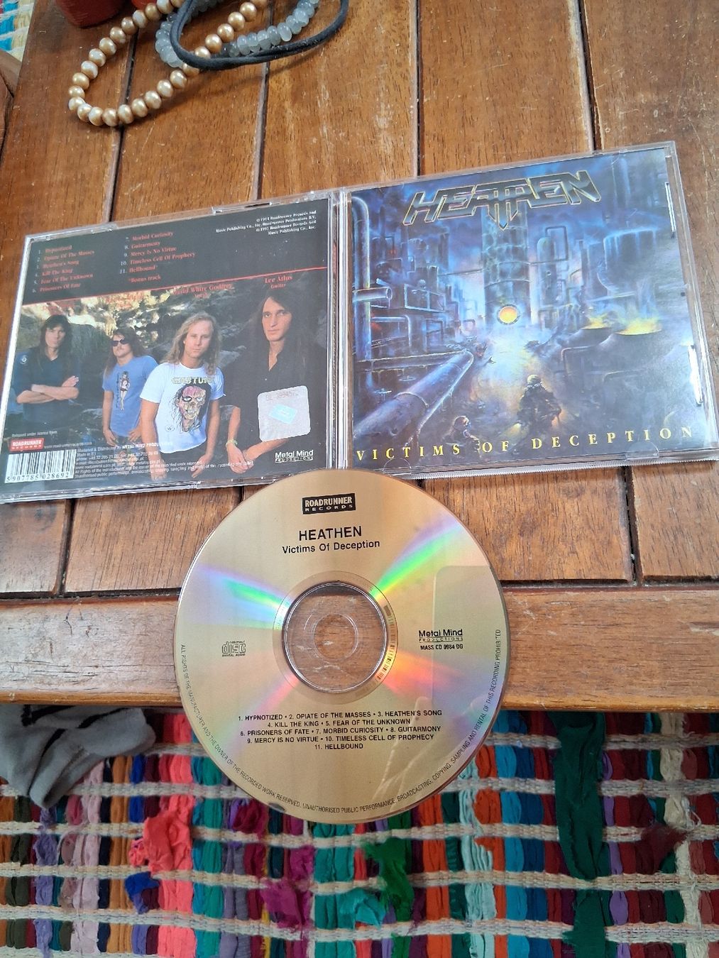 CDs: heathen - victims... – D'occasion à St-Cergue par VeganWarrior